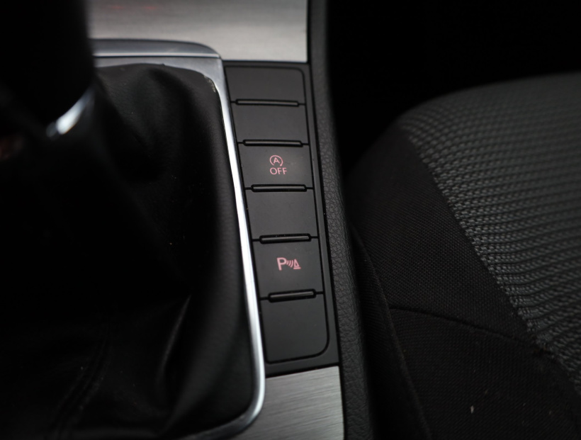 Volkswagen Passat, 2011