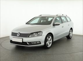 Volkswagen Passat - 2011