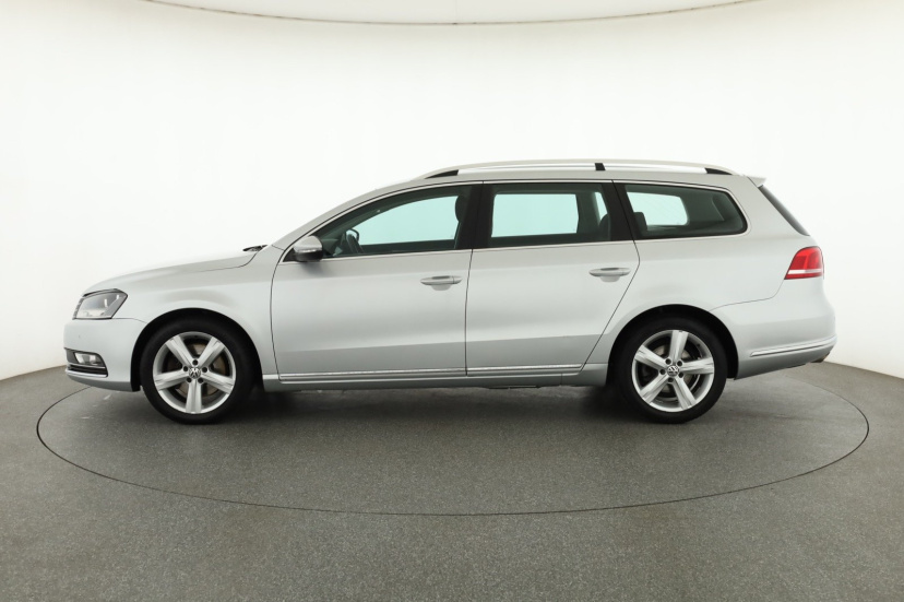 Volkswagen Passat, 2011