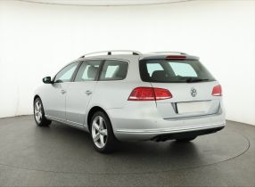 Volkswagen Passat - 2011