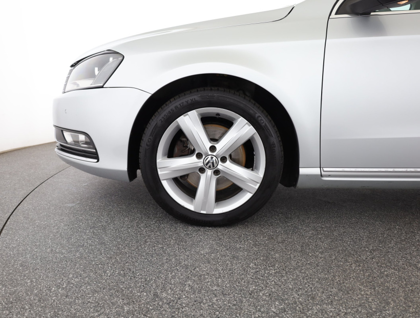 Volkswagen Passat, 2011