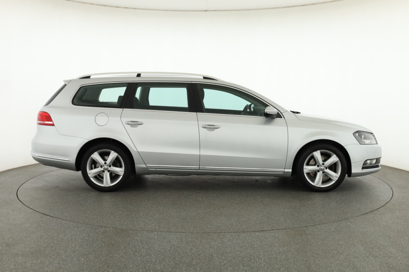 Volkswagen Passat, 2011