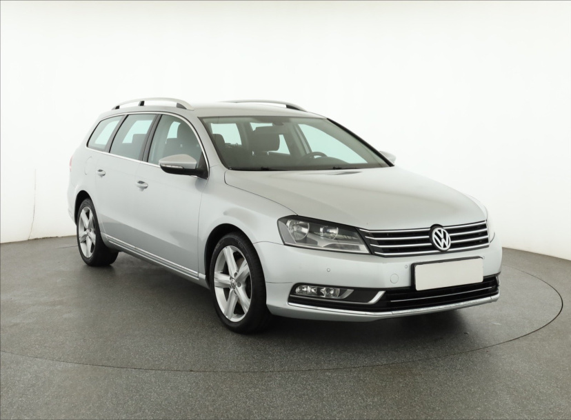Volkswagen Passat, 2011