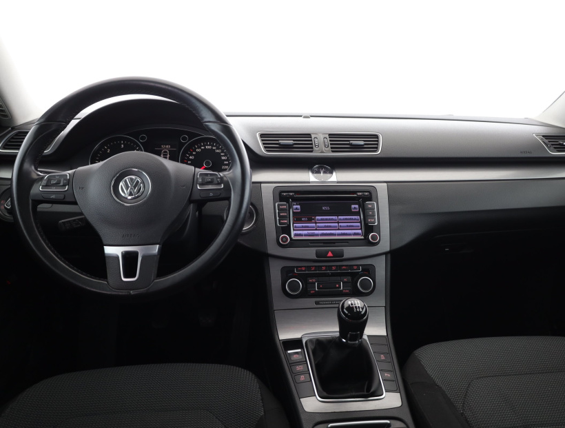 Volkswagen Passat, 2011