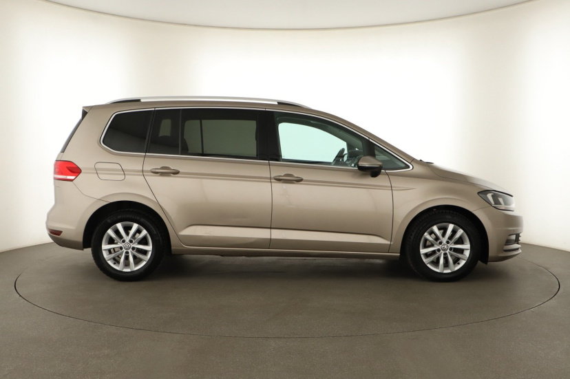 Volkswagen Touran, 2018