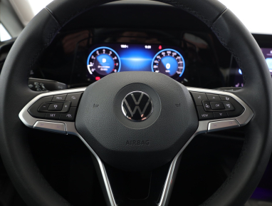 Volkswagen Golf - 2021