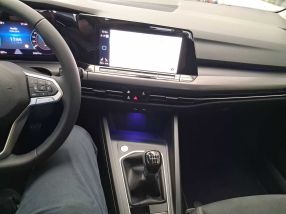 Volkswagen Golf - 2021