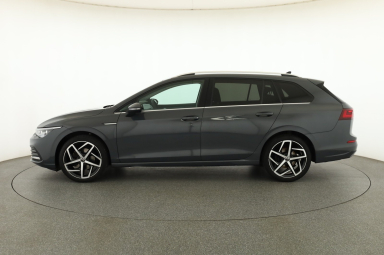Volkswagen Golf - 2021