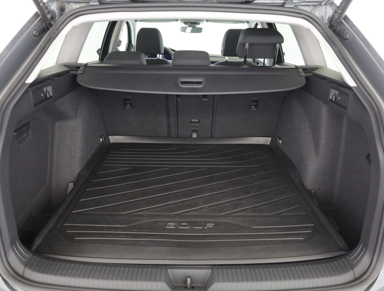 Volkswagen Golf - 2021