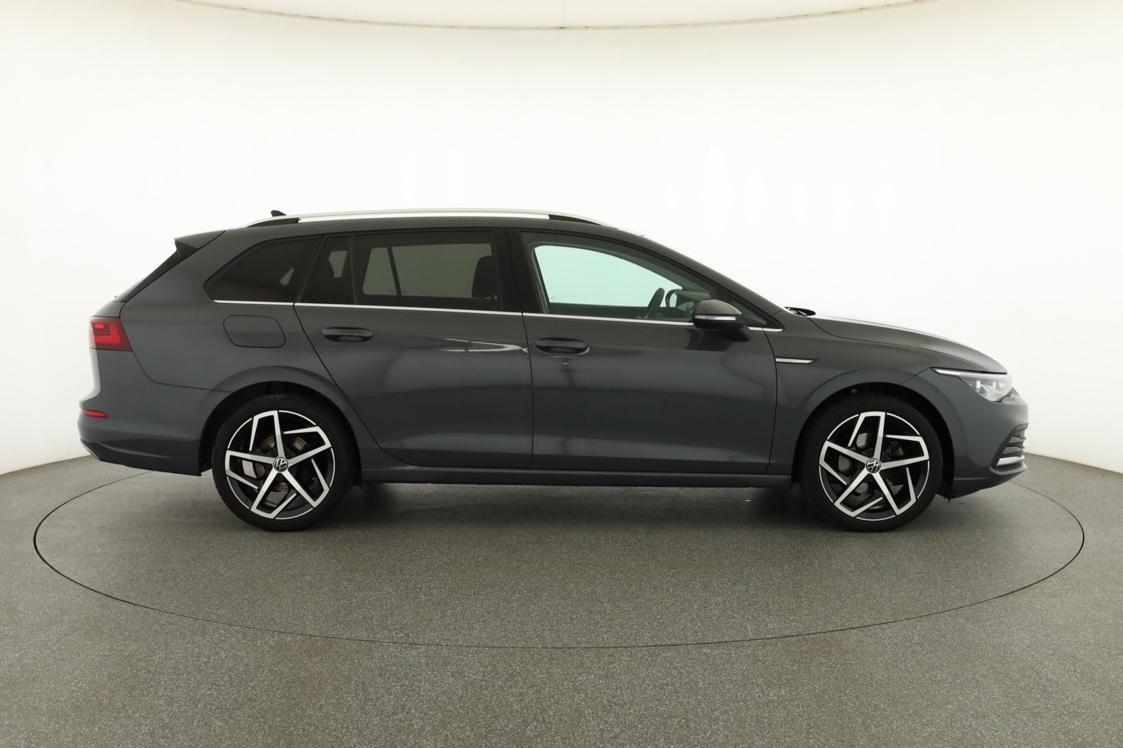 Volkswagen Golf - 2021