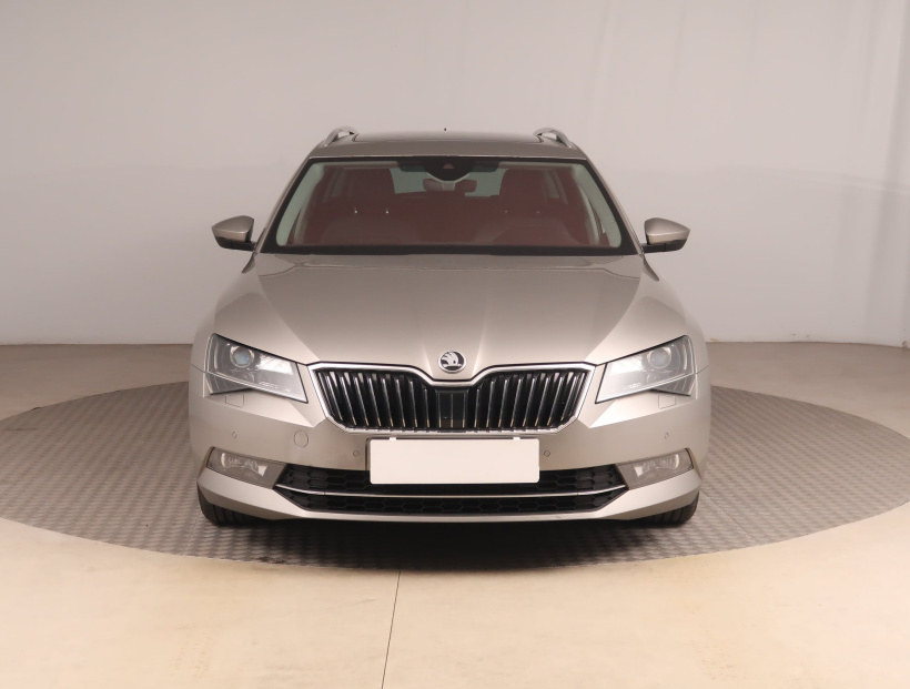Škoda Superb, 2016