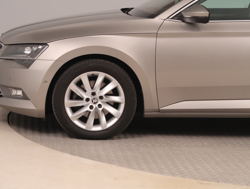 Škoda Superb, 2016