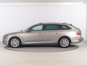 Škoda Superb - 2016