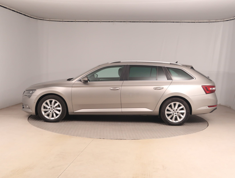 Škoda Superb, 2016