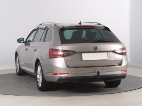 Škoda Superb - 2016