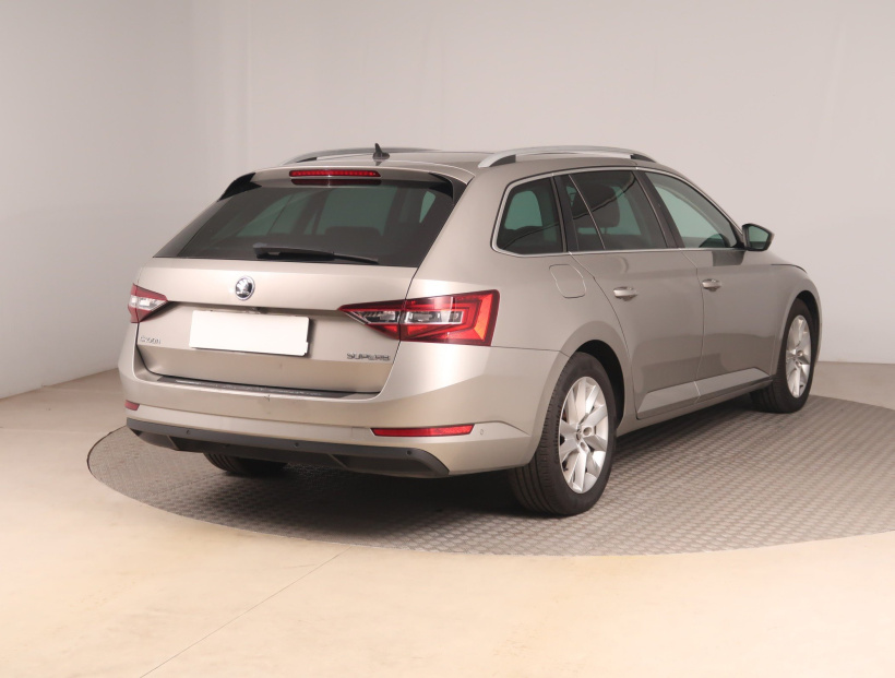 Škoda Superb, 2016