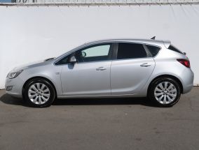 Opel Astra - 2010