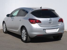 Opel Astra - 2010