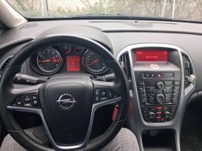 Opel Astra - 2013