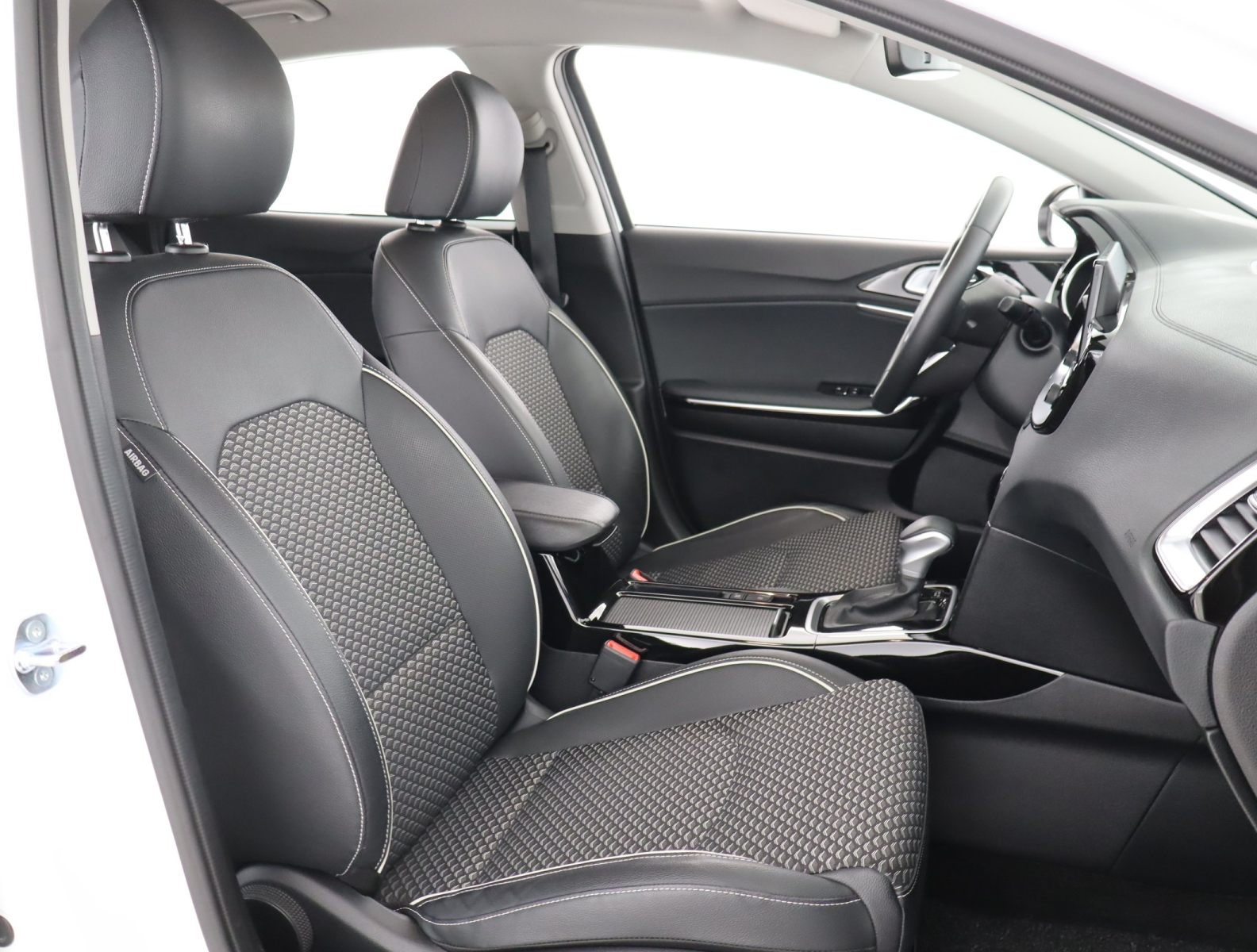 Kia XCeed - 2025