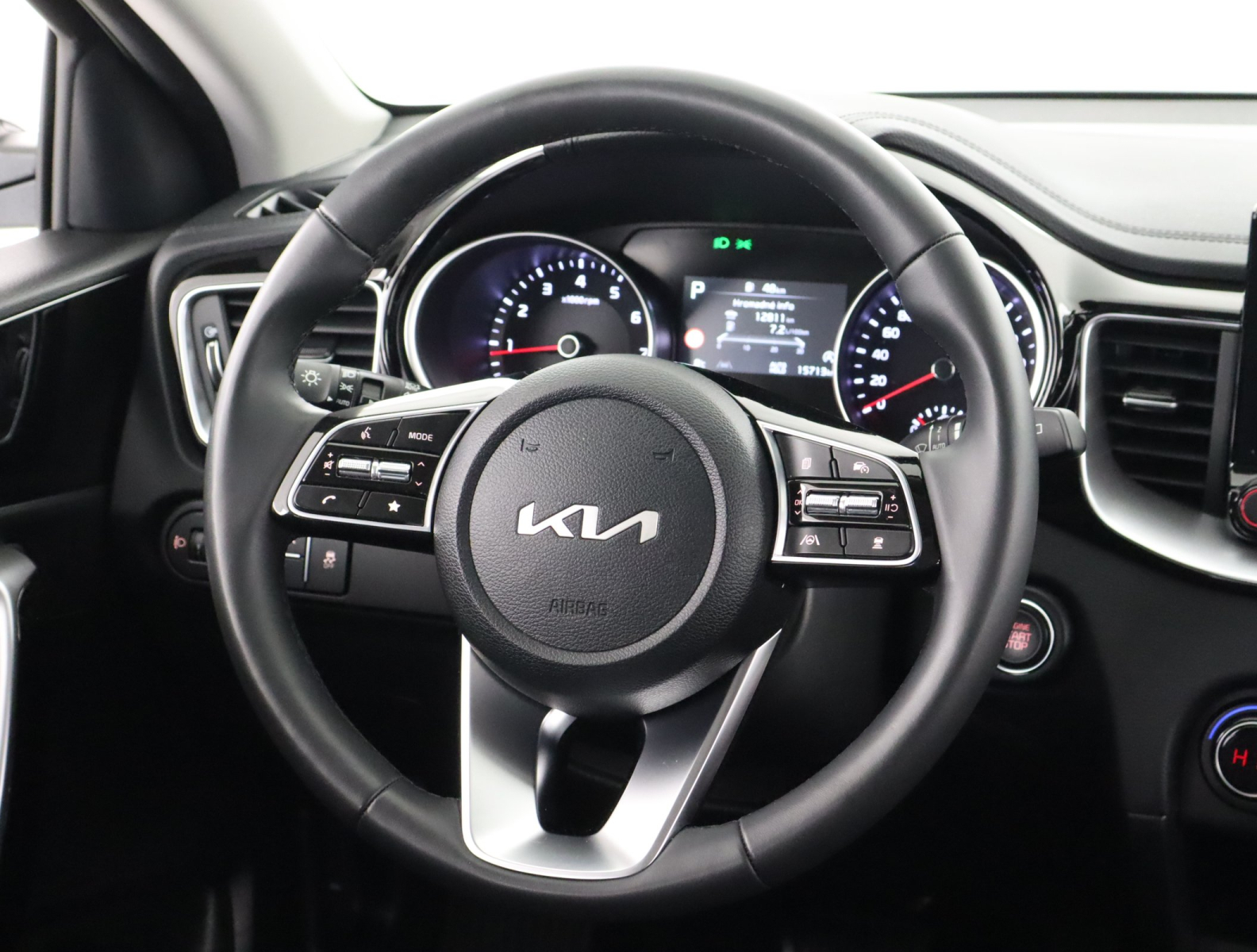 Kia XCeed - 2025