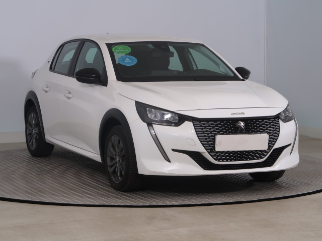 Peugeot e-208 2022