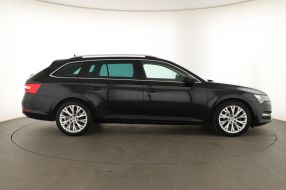Škoda Superb - 2021