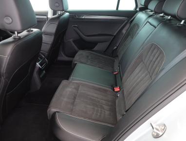 Škoda Superb - 2022