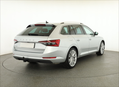 Škoda Superb - 2022