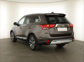 Mitsubishi Outlander - 2019