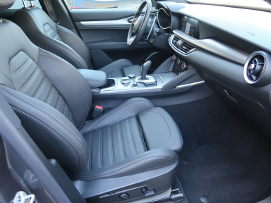 Alfa Romeo Stelvio - 2023