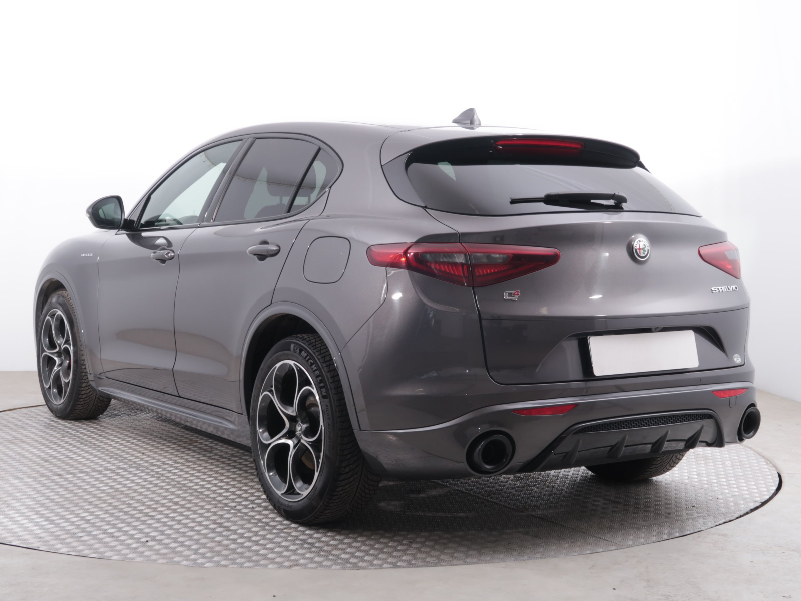 Alfa Romeo Stelvio - 2023