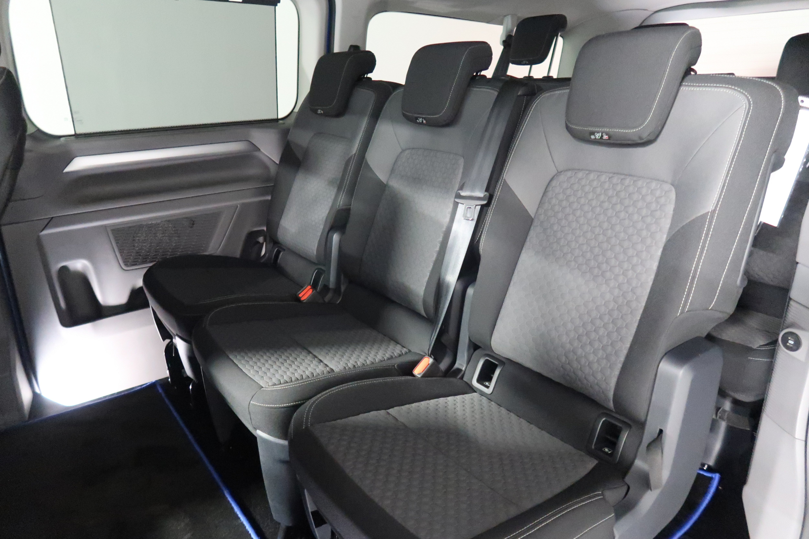 Volkswagen Caravelle - 2025