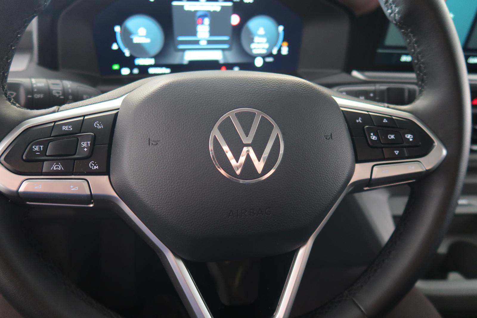 Volkswagen Caravelle - 2025