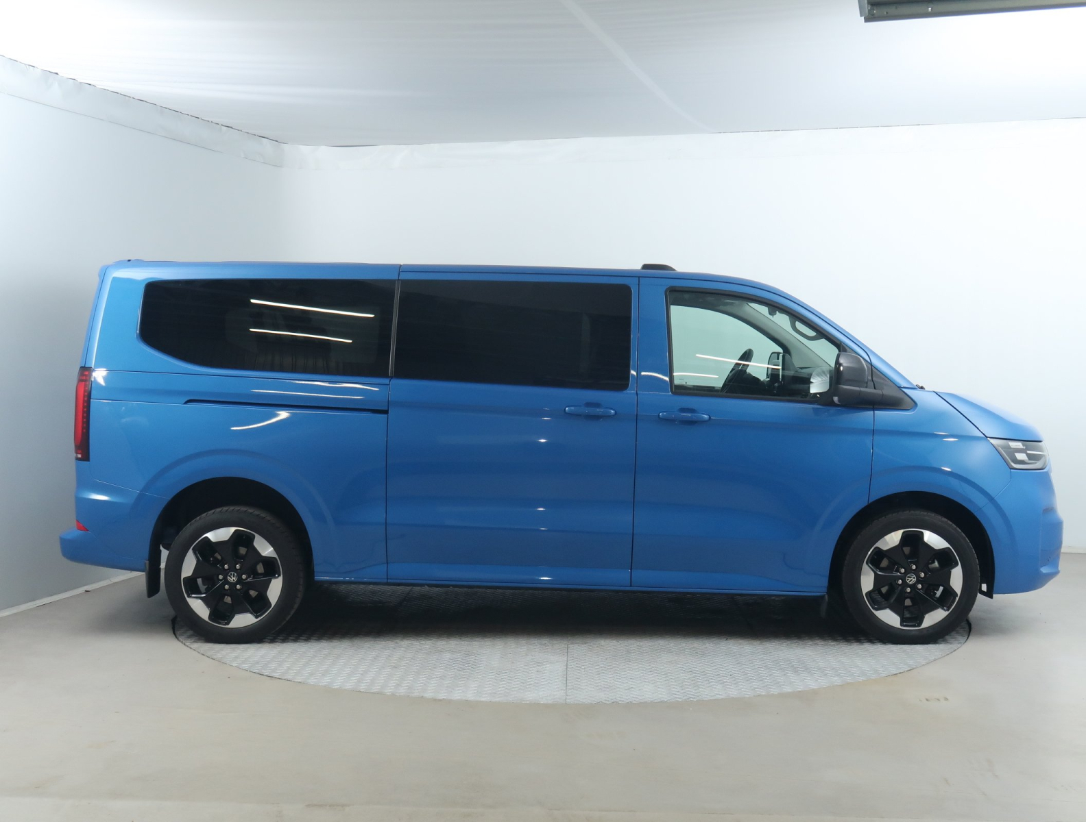 Volkswagen Caravelle - 2025