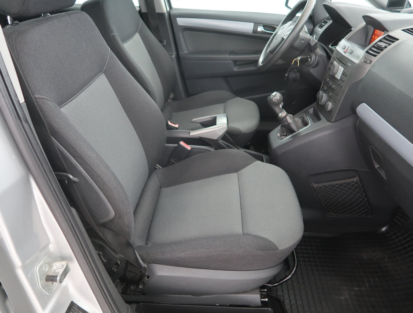 Opel Zafira, 2005