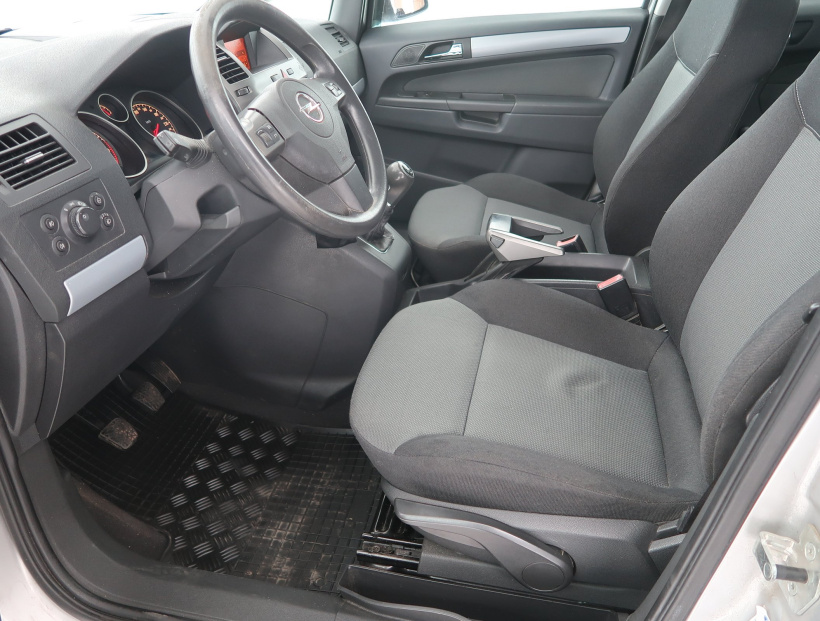 Opel Zafira, 2005