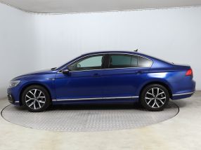 Volkswagen Passat - 2021
