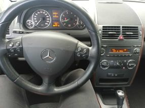 Mercedes-Benz A - 2010