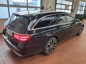 Mercedes-Benz E - 2020