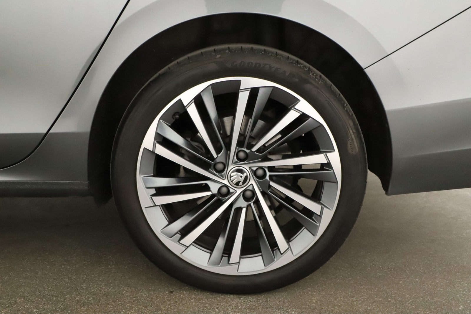 Škoda Superb - 2024