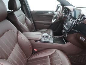 Mercedes-Benz GLE - 2016