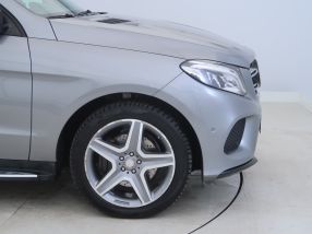 Mercedes-Benz GLE - 2016