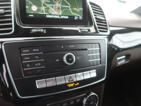 Mercedes-Benz GLE - 2016