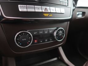 Mercedes-Benz GLE - 2016