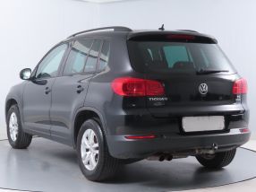 Volkswagen Tiguan - 2012