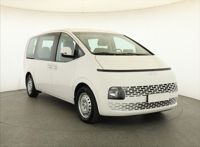 Hyundai Staria 2024