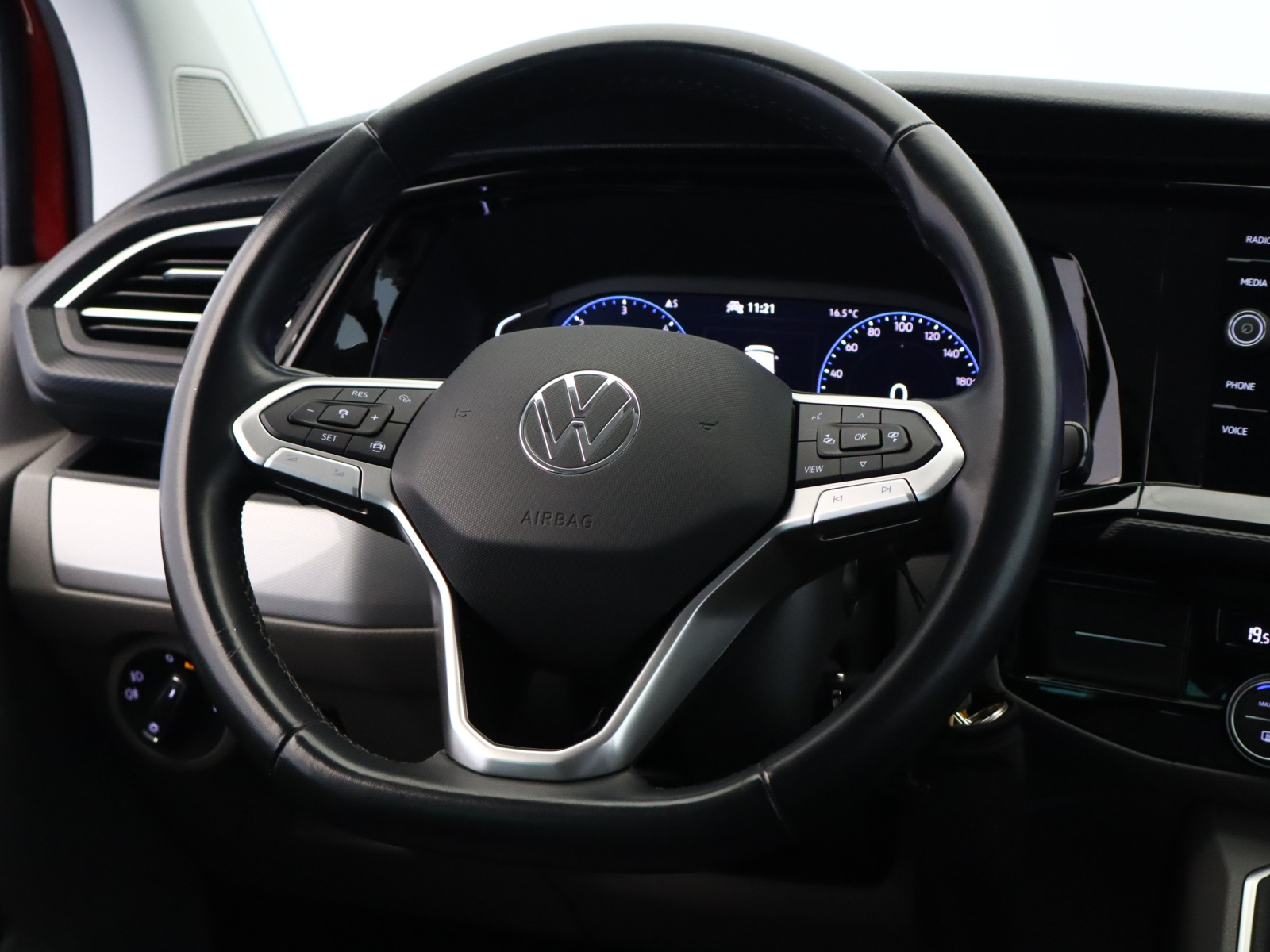 Volkswagen Caravelle - 2021