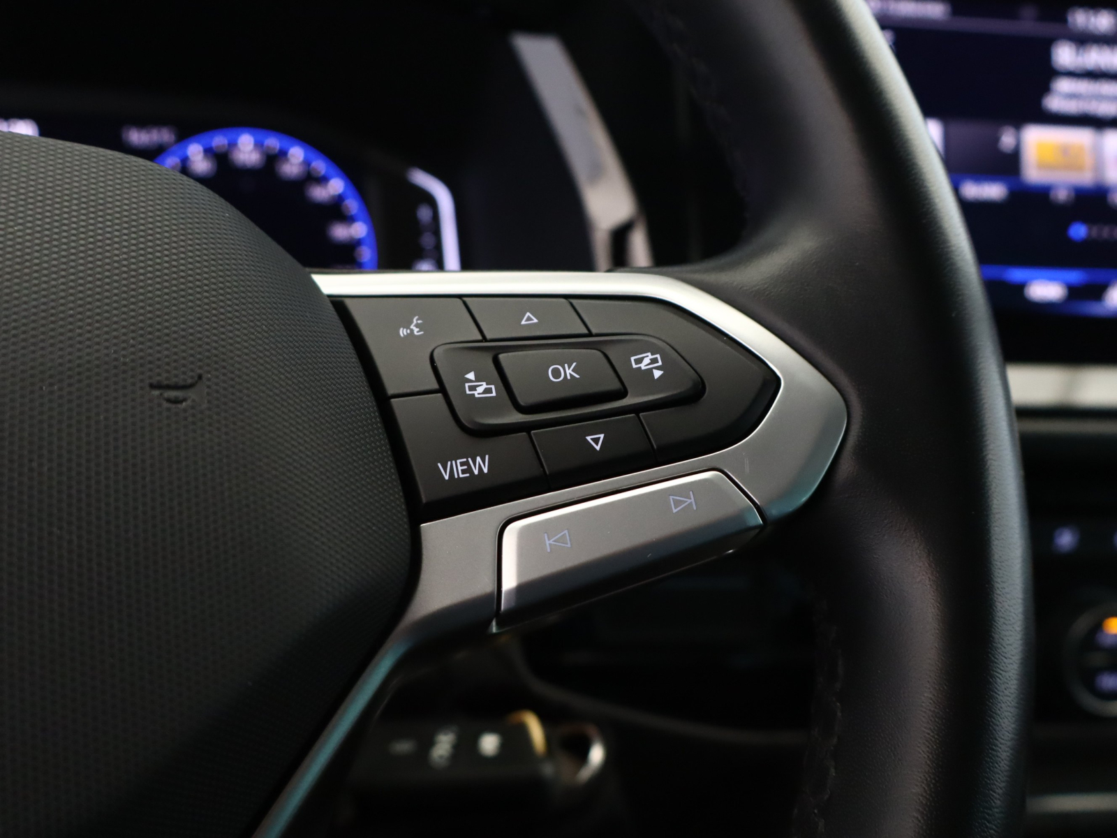 Volkswagen Caravelle - 2021