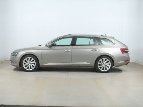 Škoda Superb - 2017